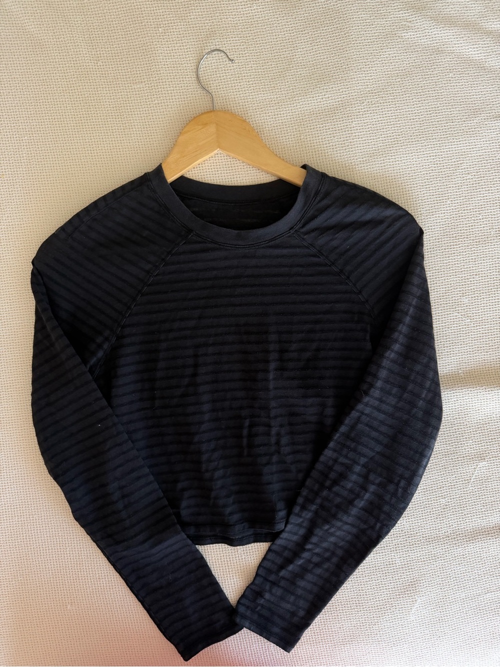 Lululemon Uncovered Black Long-Sleeve Cropped Ribbed Top - Picture 4 of 7